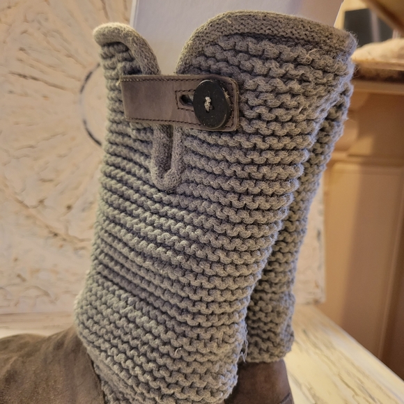 Ugg Shaina Knit Cuffed Boots 1911 - Picture 8 of 12